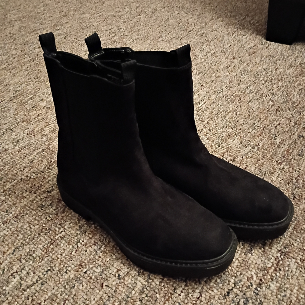 Time and Tru Women's Black Heeled Boots
